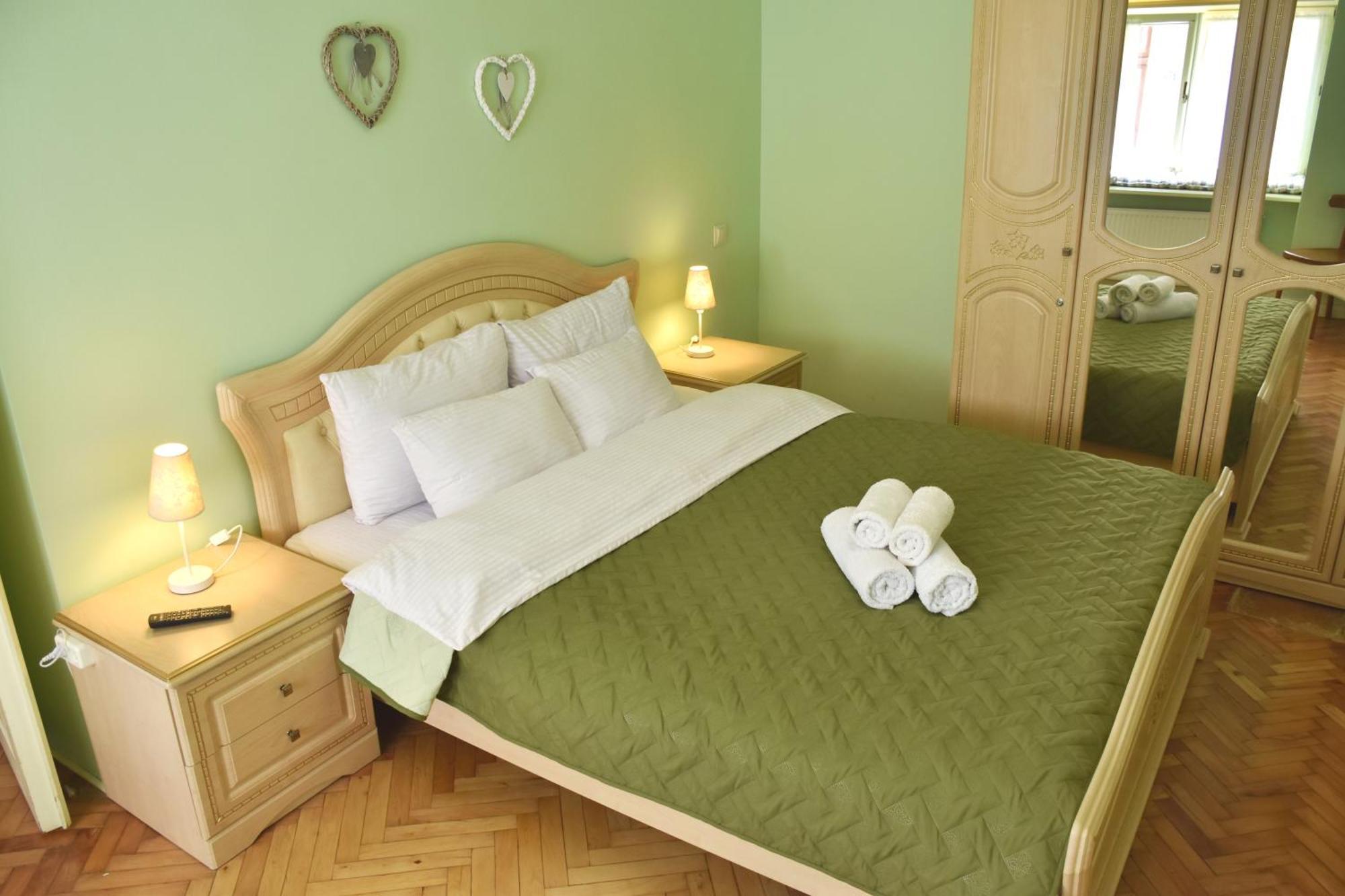 Renewed Central Apartment Lviv Eksteriør billede